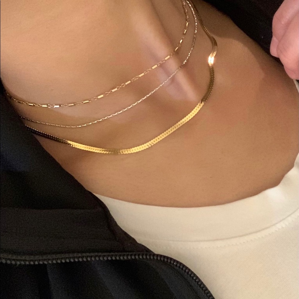 Women’s choker gold necklace set
